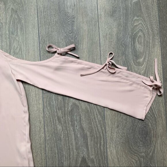 L'Academie Revolve Cold Shoulder Blouse Tie Long Sleeve Pink Size Medium - Picture 8 of 16